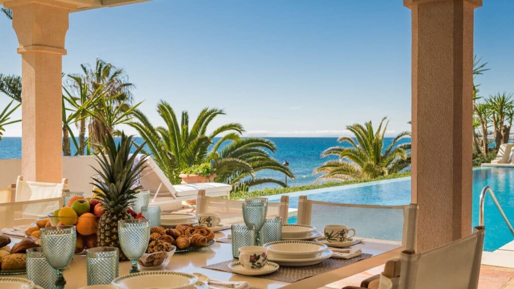 Villa El Rincón, private beachfront villa in Marbella