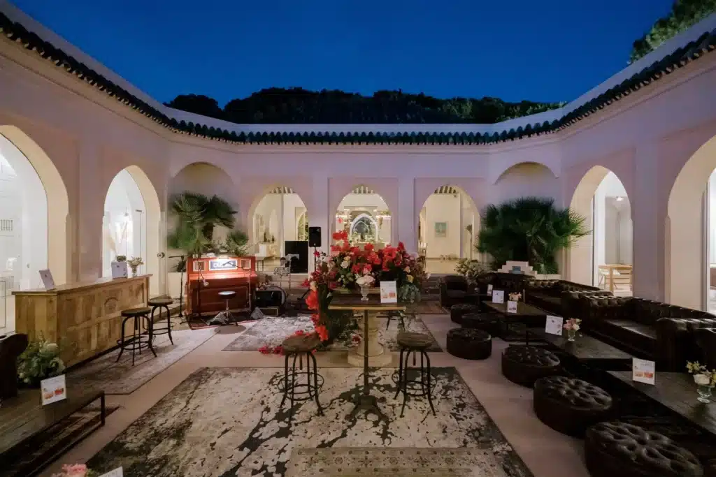 Villa El Rincón beachfront estate exterior, Marbella Golden Mile